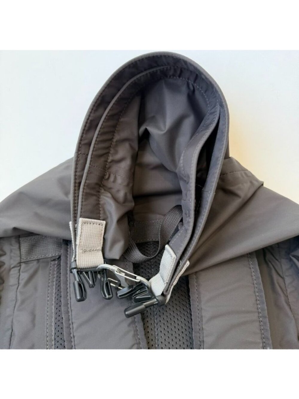 Fjällräven High Coast Foldsack Backpack Gray Roll Top Travel Bag - Picture 3 of 8